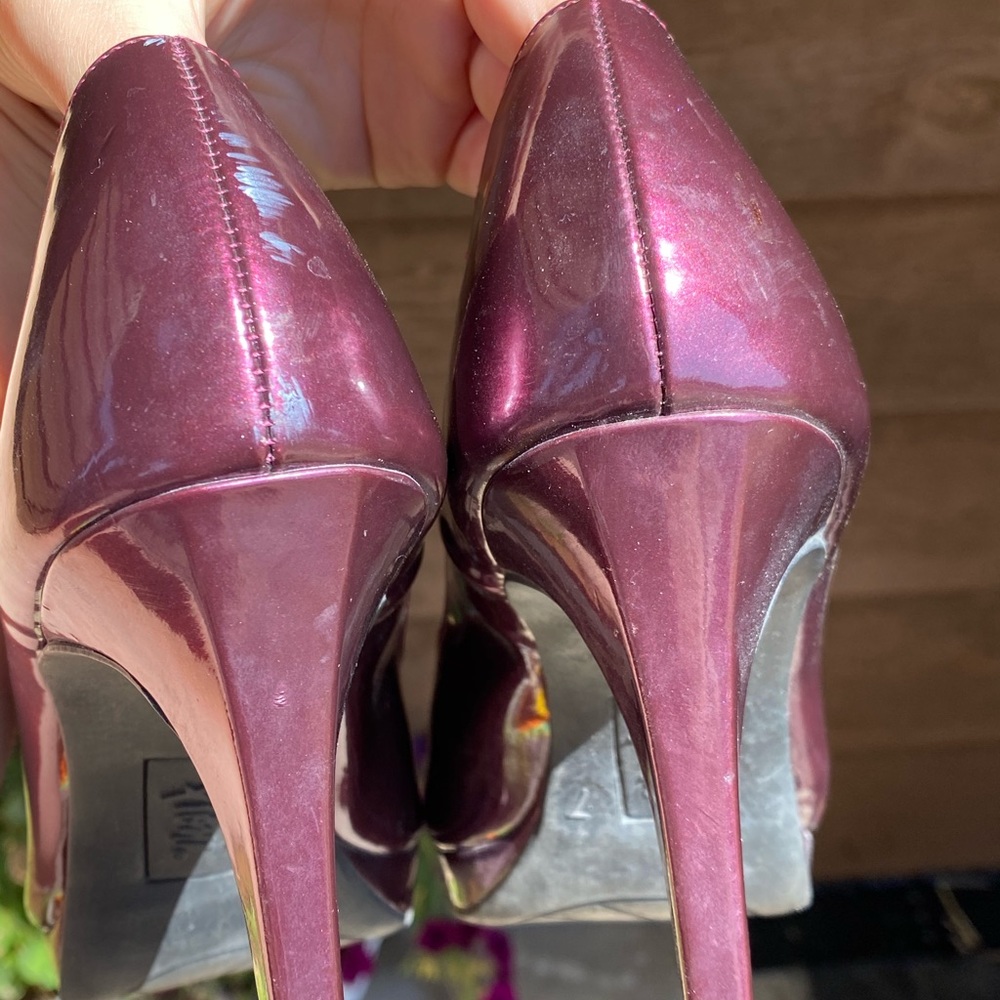 High heels - Picture 3 of 4